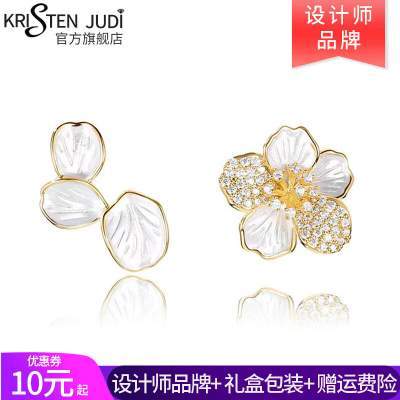 KRISTEN JUDI不对称花朵耳环女